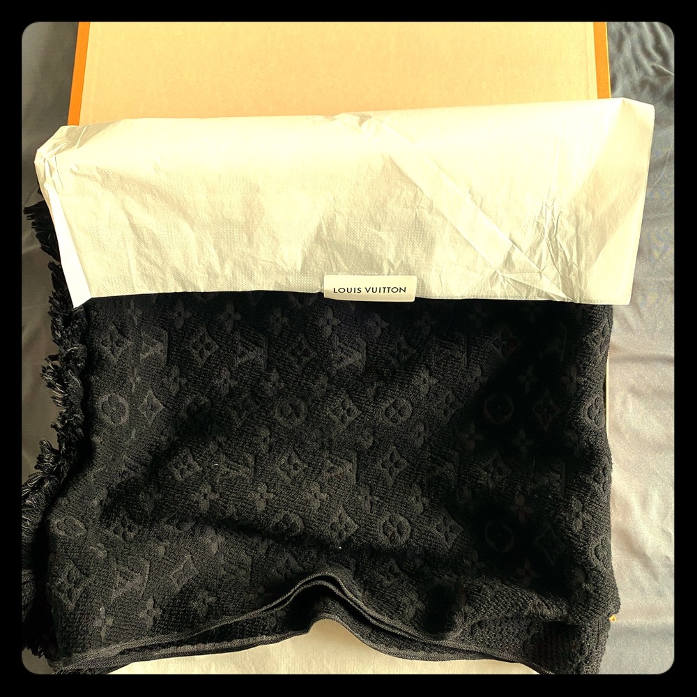 Louis Vuitton’s Men’s Wool Scarf Classic